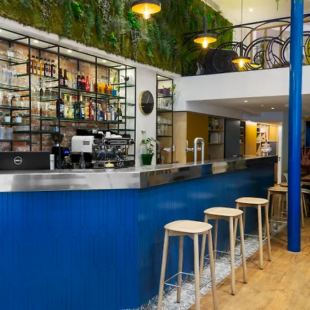 The Playce - Hostel
