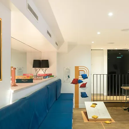 The Playce - Hostel *