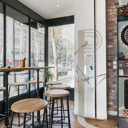 The Playce - Hostel