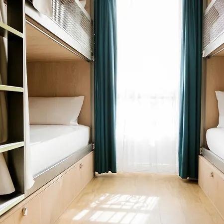 Glint Paris Hostel Paris