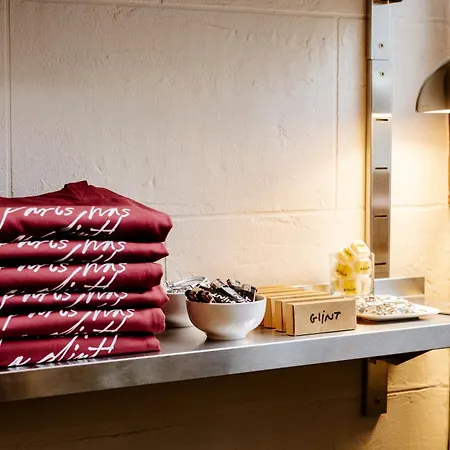 Glint Paris Hostel