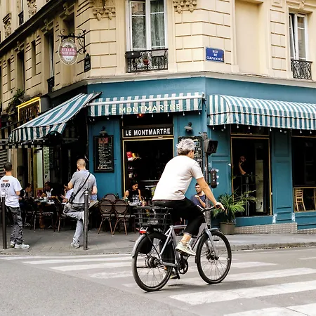 Glint Hostel Paris