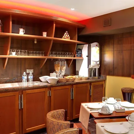 Glint Paris Hostel