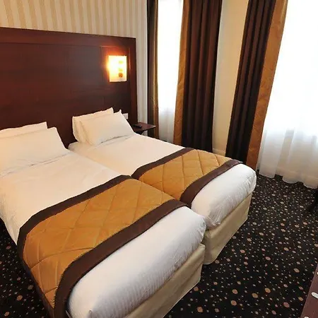 Hostel Glint Paris *