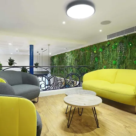 Glint Paris Hostel Paris