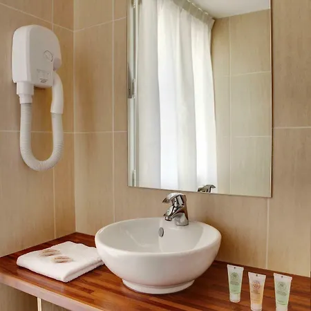 Hostel Glint Paris *