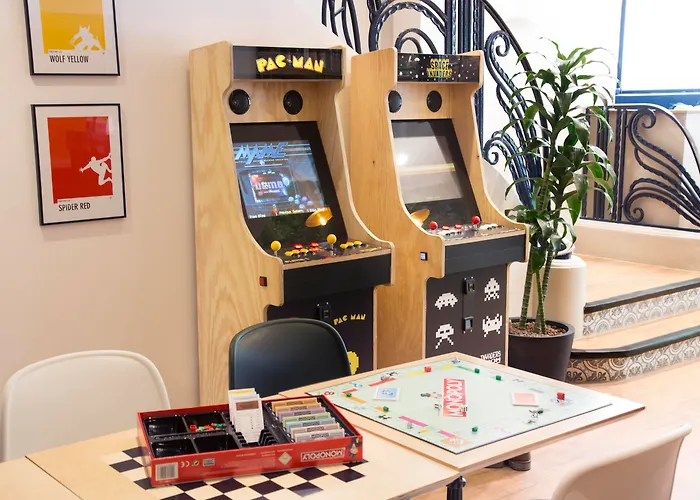 Hotel The Playce By Happyculture 4*