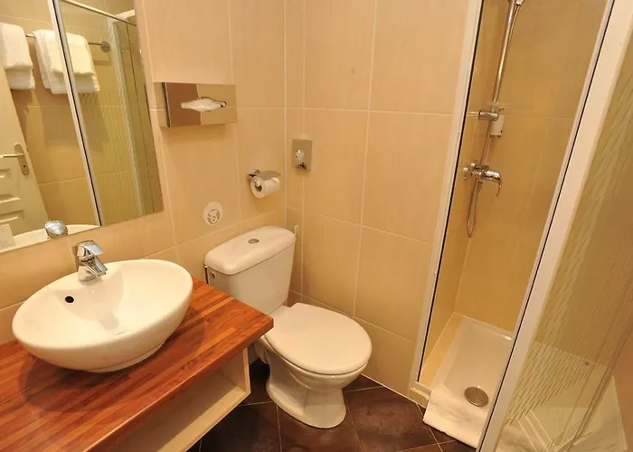 The Playce - Paris Hostal *